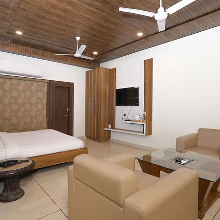 Hotel Razia Inn Hisār 외부 사진