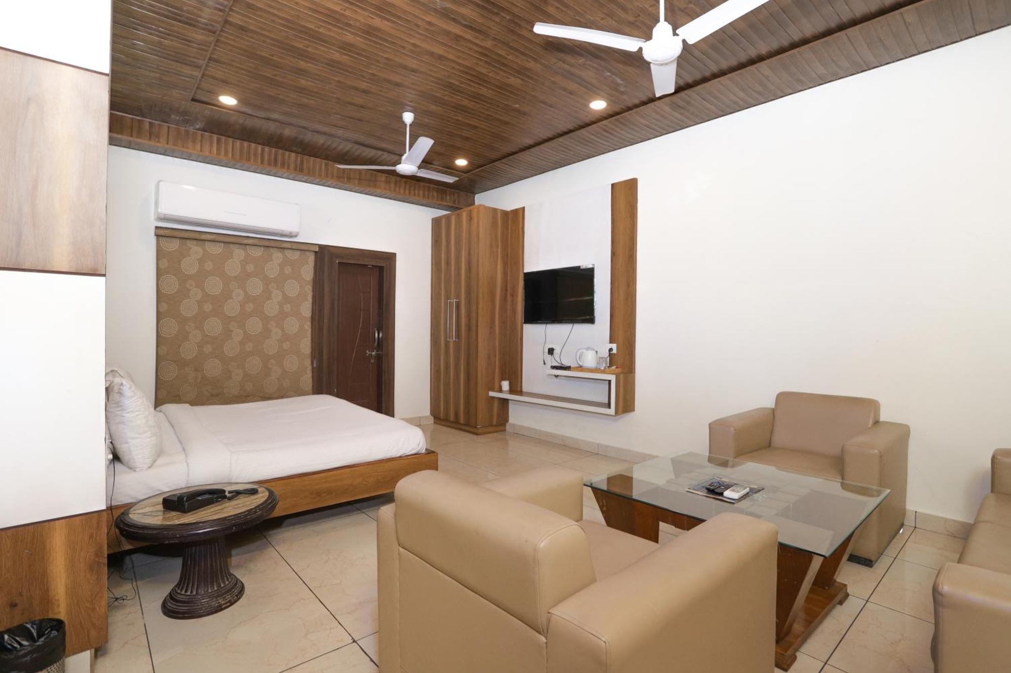 Hotel Razia Inn Hisār 외부 사진