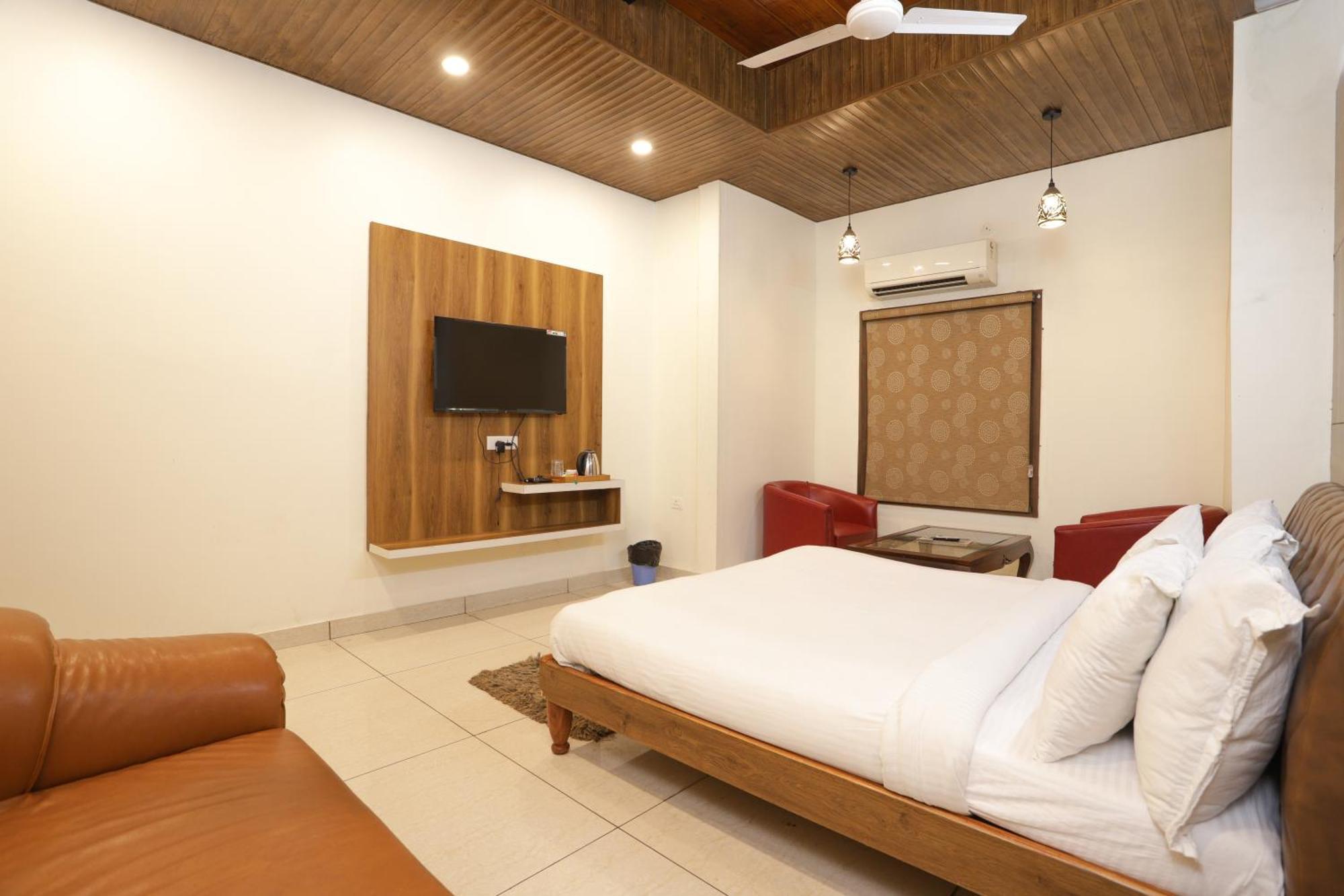 Hotel Razia Inn Hisār 외부 사진