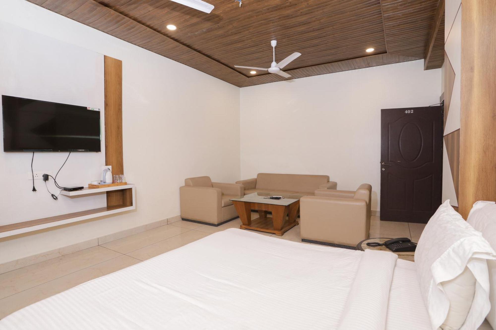 Hotel Razia Inn Hisār 외부 사진