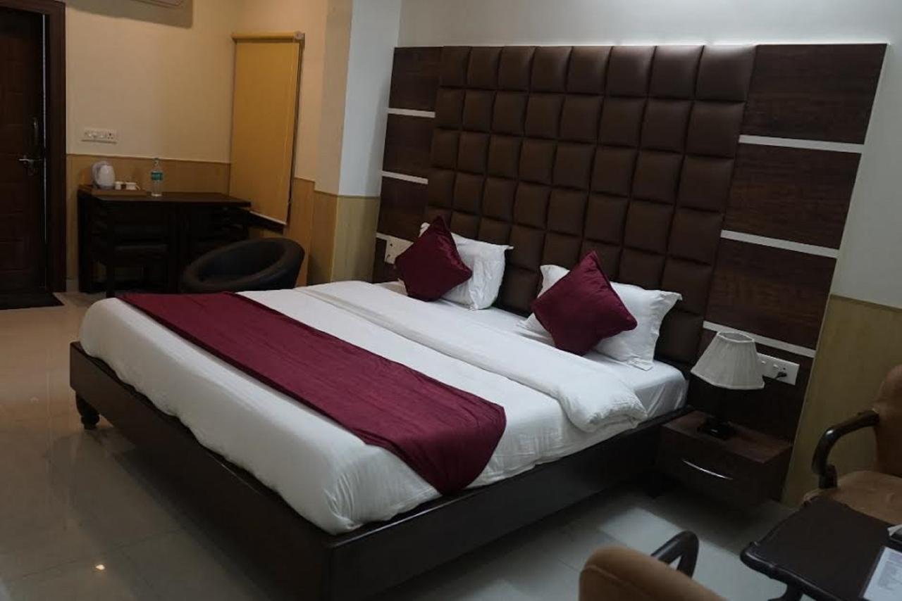 Hotel Razia Inn Hisār 외부 사진